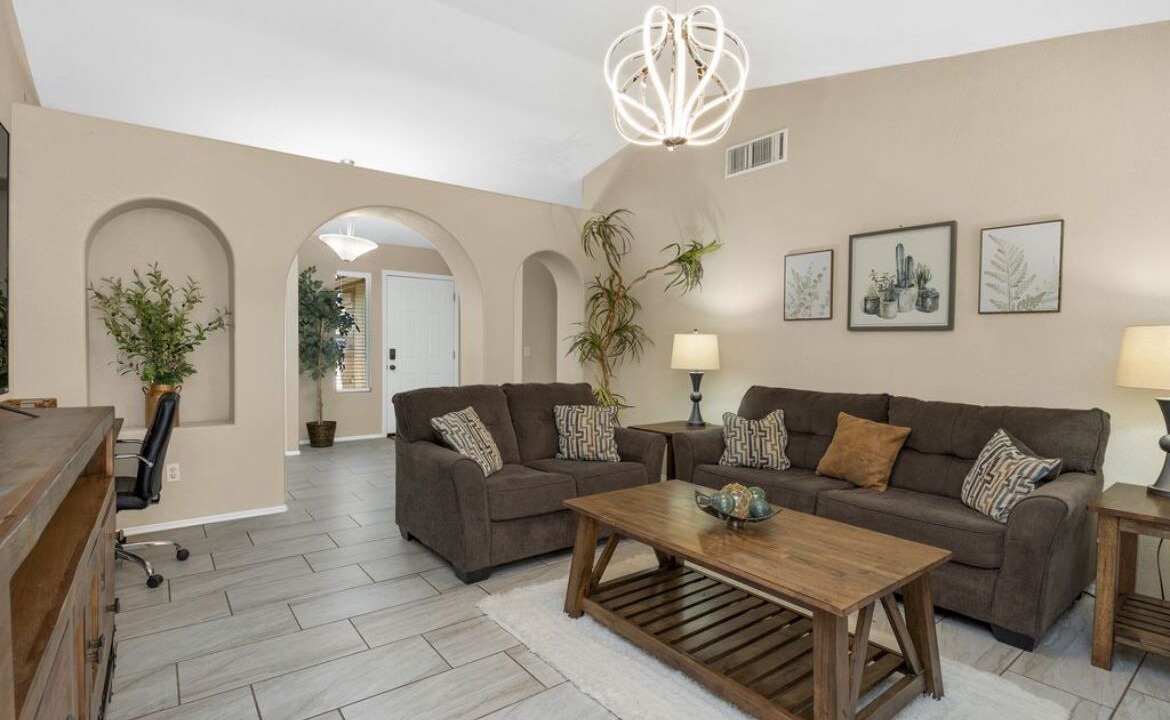 Photo of Livingroom in Bridlewood Ranch Estates
