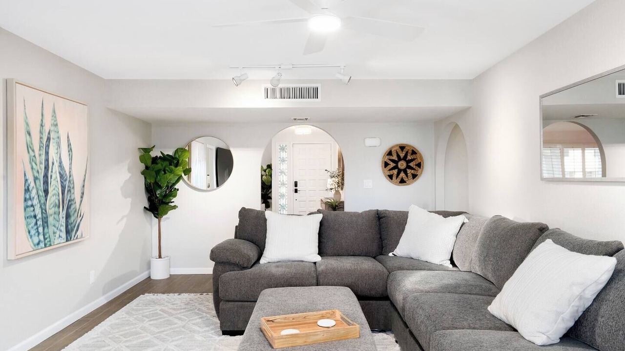 Photo of Livingroom in Paradise Valley Village