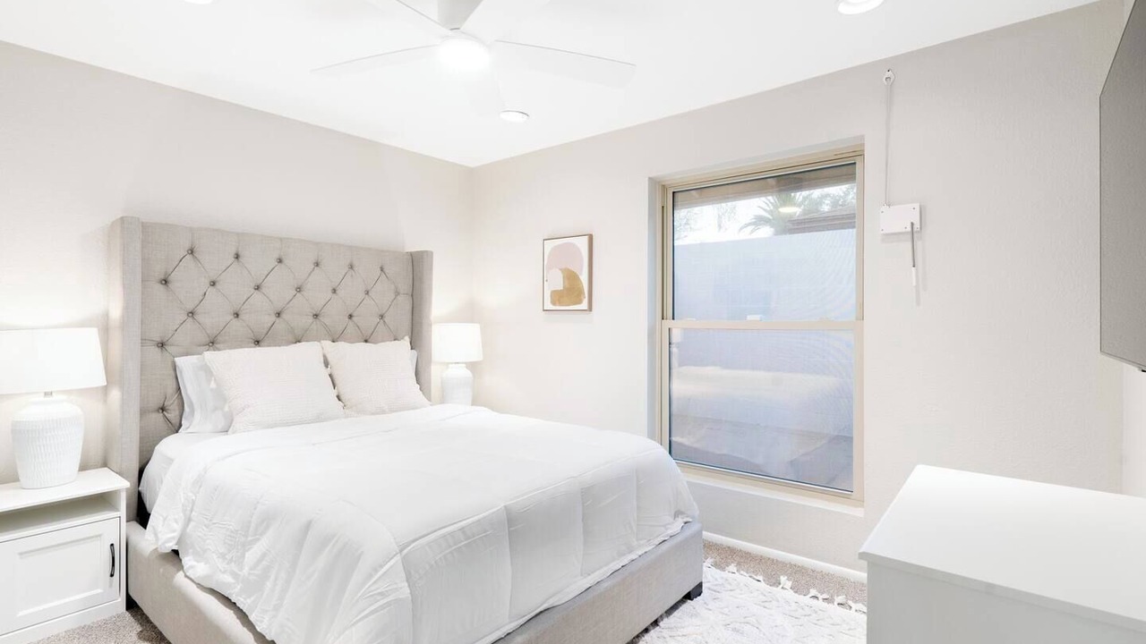 Photo of Bedroom in Paradise Valley Village