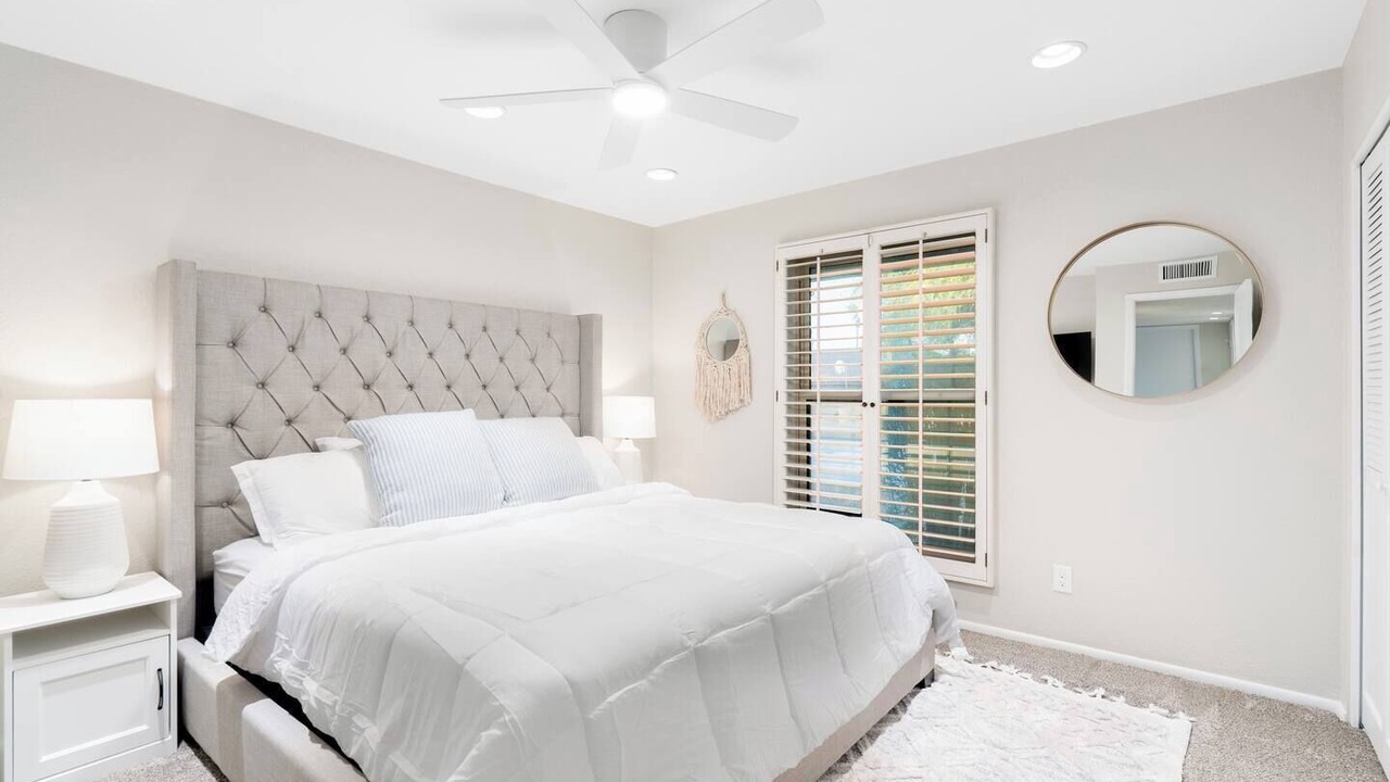 Photo of Bedroom in Paradise Valley Village