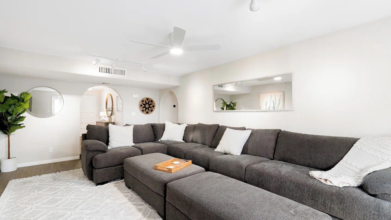 Photo of Livingroom in Paradise Valley Village