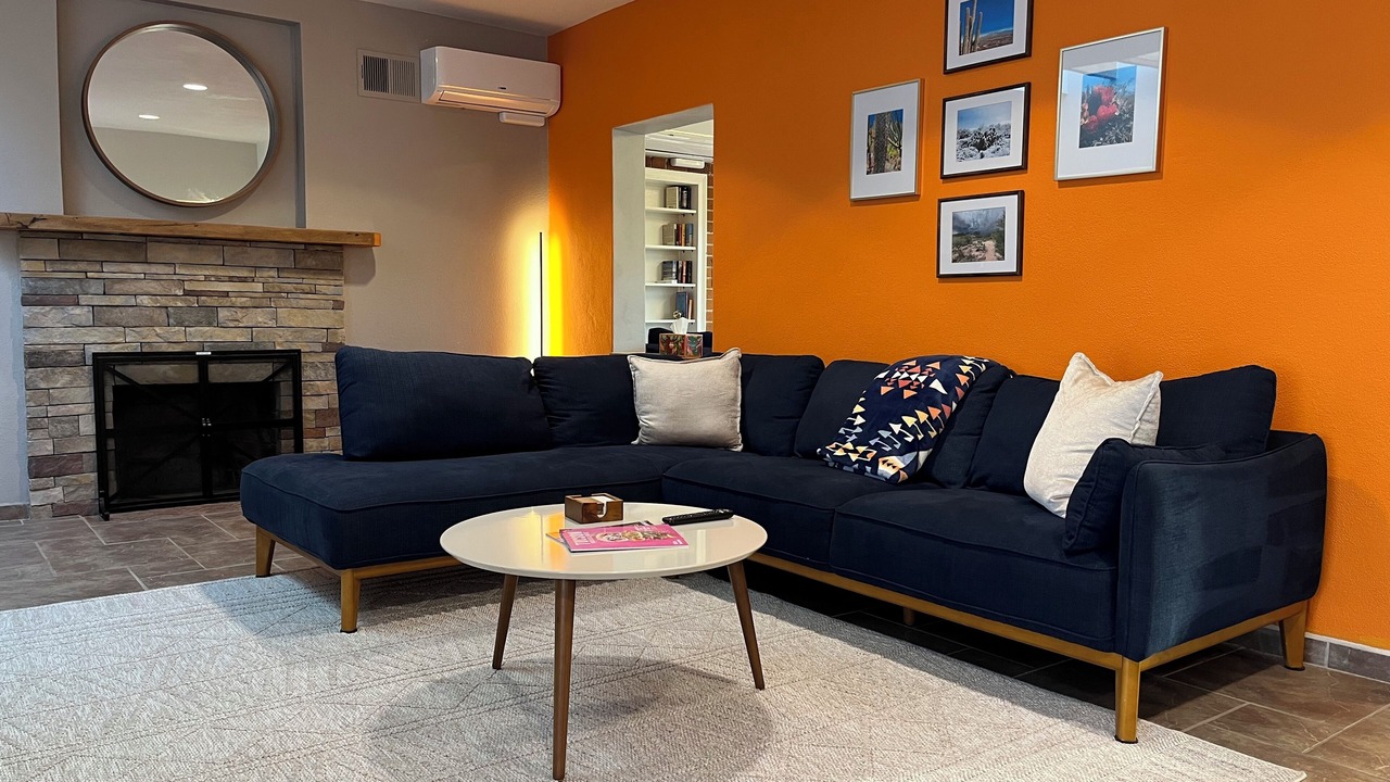 Photo of Livingroom in Jefferson Park