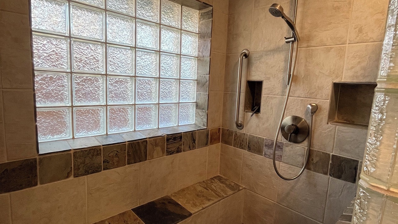 Photo of Bathroom in Jefferson Park