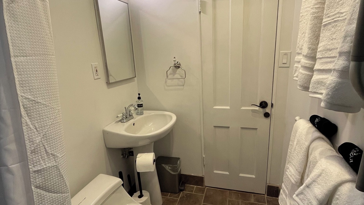 Photo of Bathroom in Jefferson Park