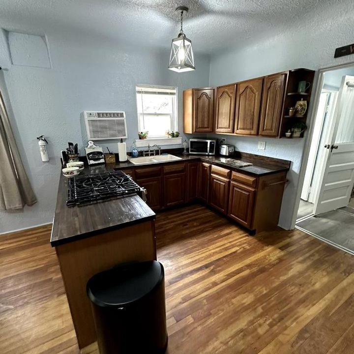 Photo of Kitchen in Globe