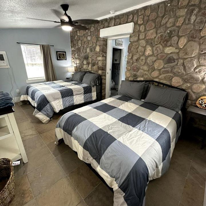 Photo of Bedroom in Globe