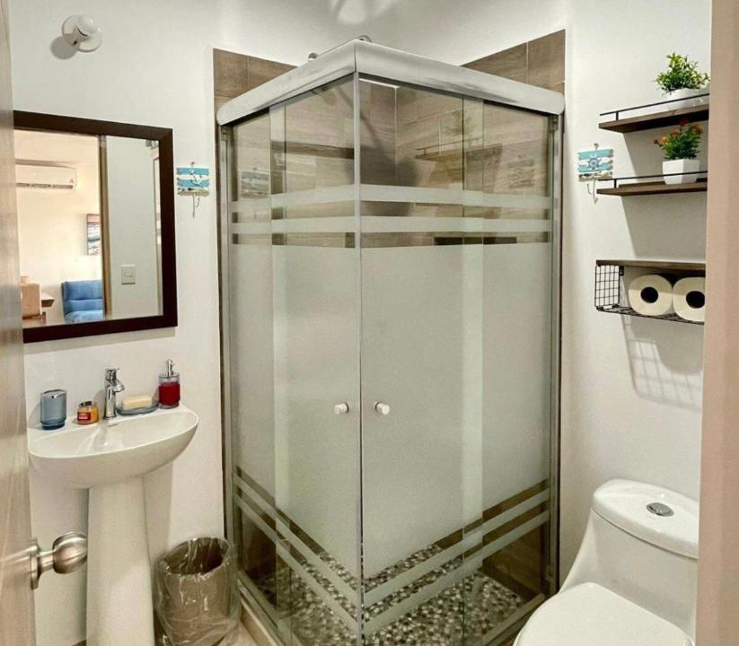 Photo of Bathroom in La Florida