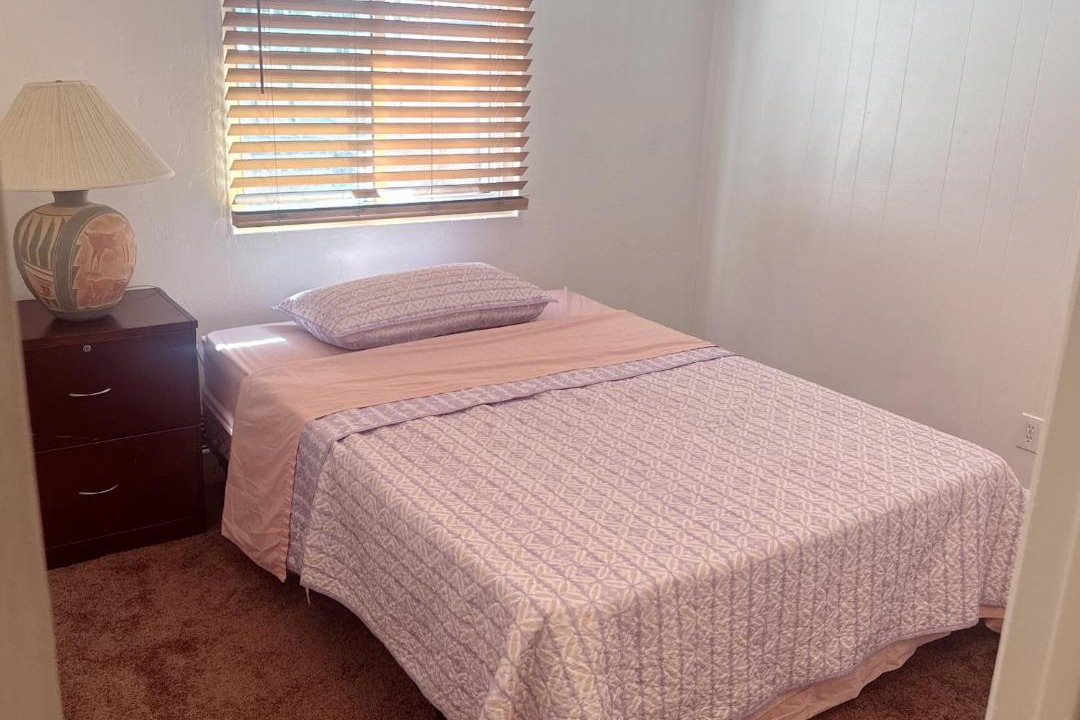Photo of Bedroom in Groves Lincoln Park