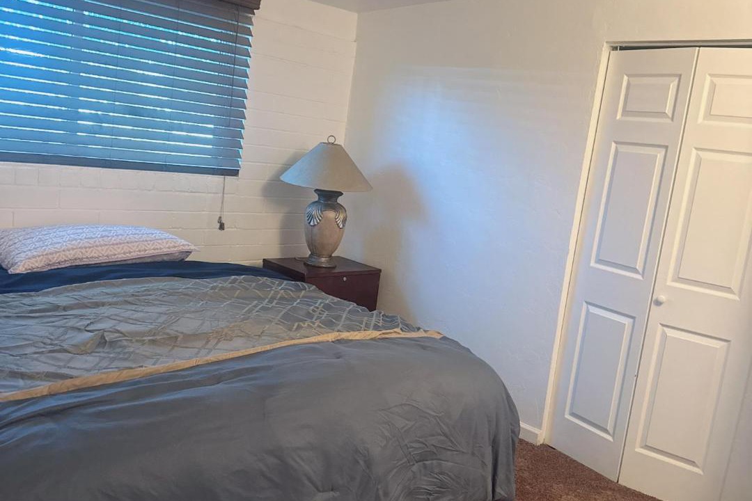 Photo of Bedroom in Groves Lincoln Park