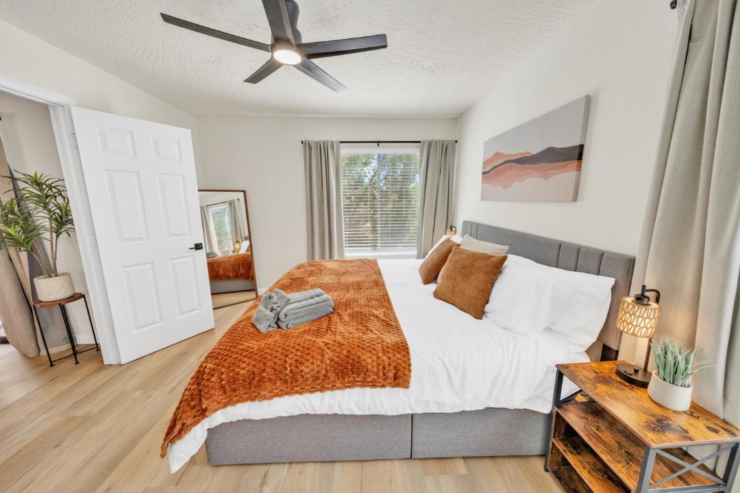 Photo of Bedroom in Oak Creek