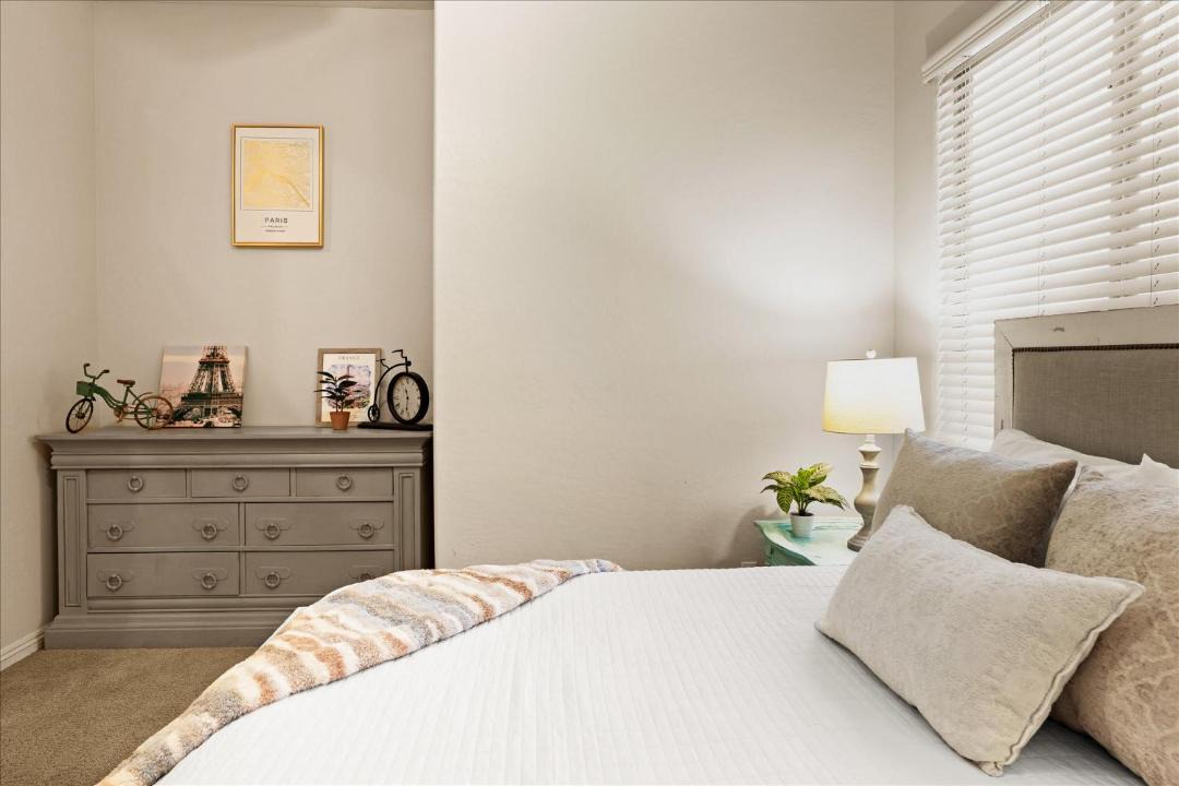 Photo of Bedroom in Rovey Farm Estates