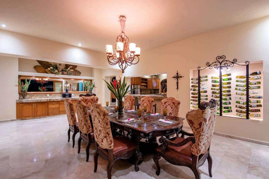 Photo of Livingroom in South Shore Hotel Area