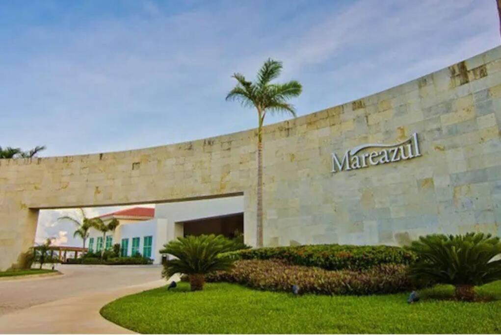 Photo of Buildings in Puerto Juarez