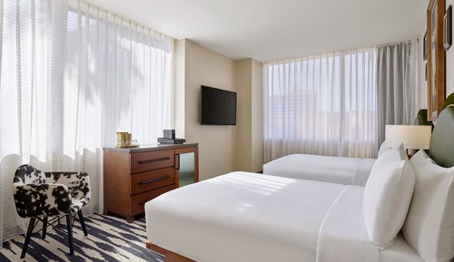 Room, 2 Queen Beds, Corner