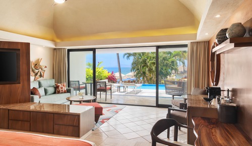 Club Ocean View Swim Up Suite King (13+ only)