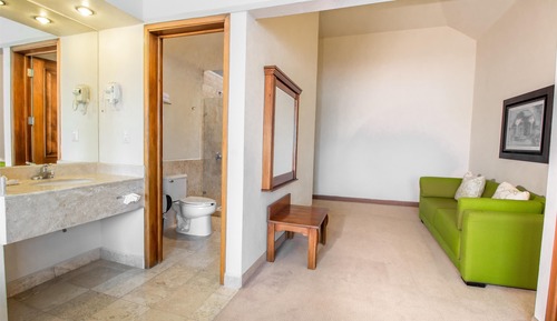 Suite, 1 King Bed, Non Smoking