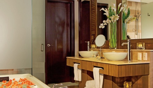 Jr. Suite Swimout 2 double beds