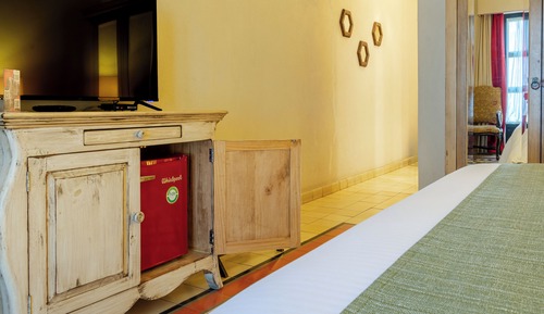 Standard Room, 1 King Bed