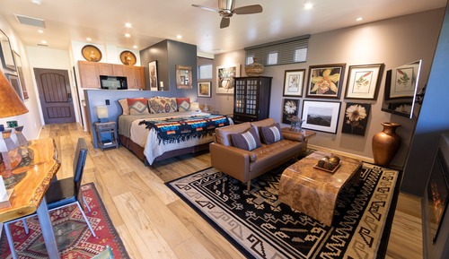 Superior Room, 1 King Bed, Balcony, Mountain View