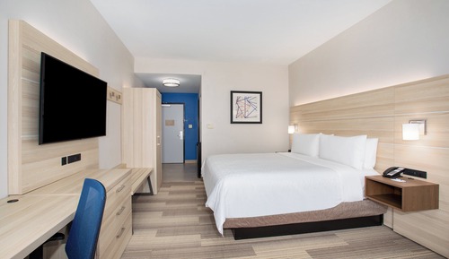 Standard Room, 1 King Bed