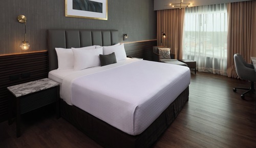 Standard Room, 1 King Bed, Club Lounge Access