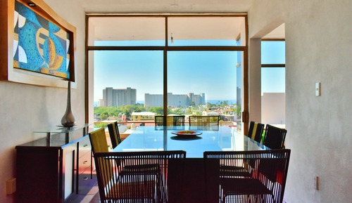 Classic Condo, Multiple Beds, Ensuite