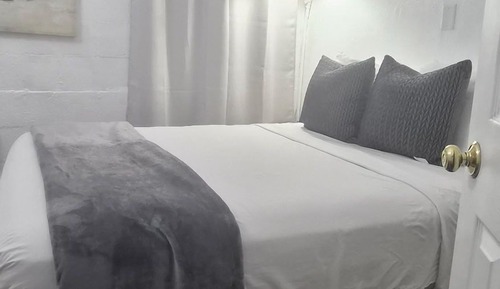 Full Bed Semi Private Room