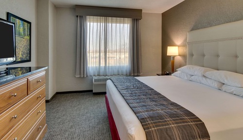 Suite, 1 King Bed with Sofa bed, Accessible (Sofa Sleeper, Tub, 2 Rooms)