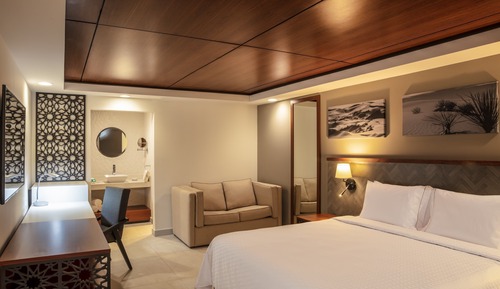 Deluxe Room, 1 King Bed