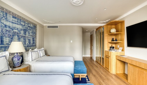Luxury Suite