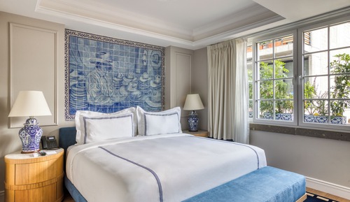 Deluxe Suite