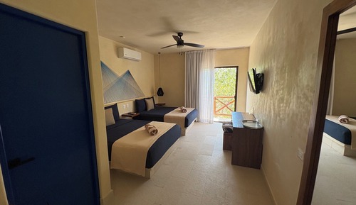 Comfort Quadruple Room, Balcony