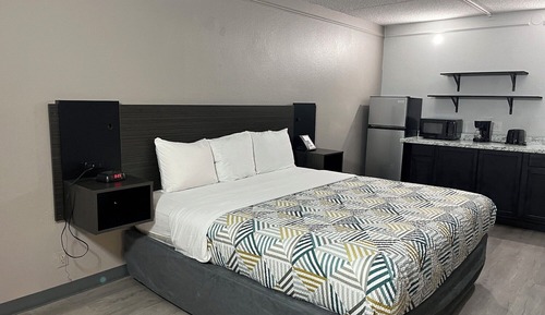 Standard Room, 1 King Bed, Non Smoking