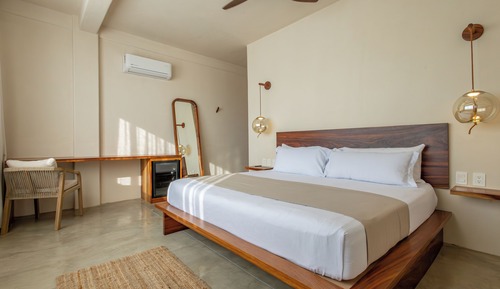 Comfort Room, Partial Ocean View
