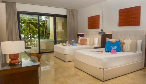 Family Selection Suite Beachfront Single Use