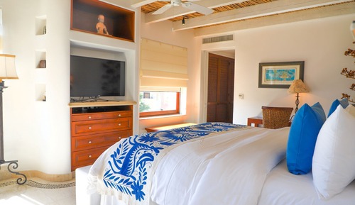Three Bedroom Signature Pool Residence