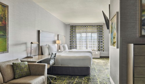 Suite, Multiple Beds, Hearing Accessible (Roll-in Shower)