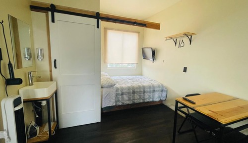Studio, 1 Double Bed, Non Smoking, Private Bathroom (B)