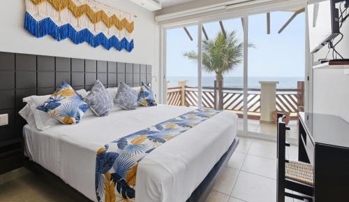 Four-Bedroom Luxury Apartment