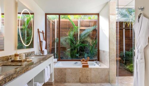 Deluxe King Casita with Soaking Tub and Garden View