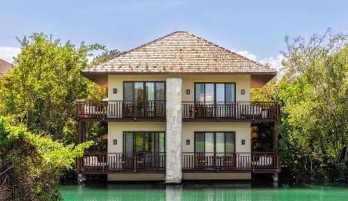 Signature Casita with Two Queen Beds and Soaking Tub - Lagoon View