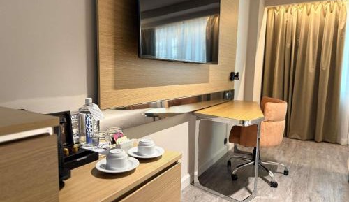 Executive Room with king-size bed