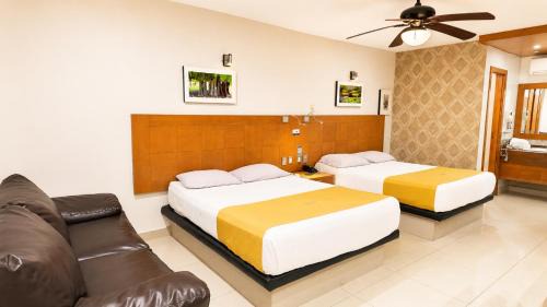 Deluxe Queen Room with Two Queen Beds