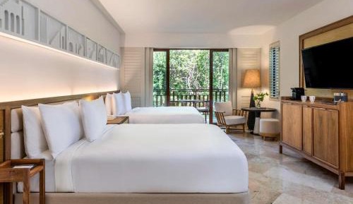 Deluxe Casita with Two Queen Beds and Soaking Tub - Garden View