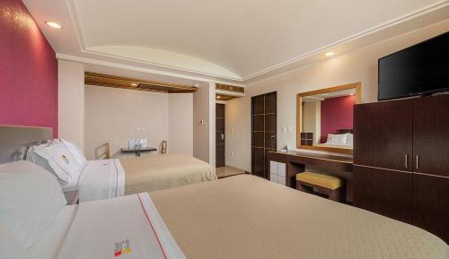 Master Suite with Sauna