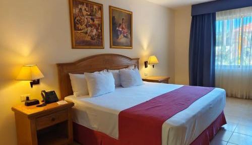 Standard Queen Room