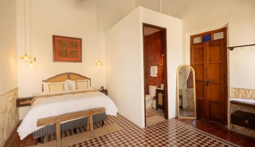 Deluxe Queen Room