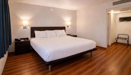 King Room - Non-Smoking