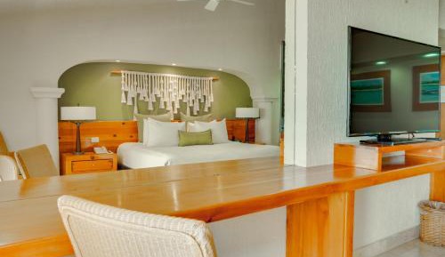 Suite with City View