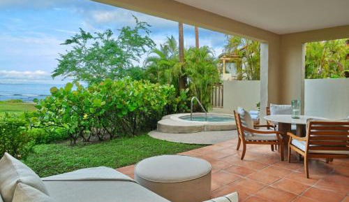 Deluxe Suite Ocean View, 1 Bedroom Larger Suite, 1 King